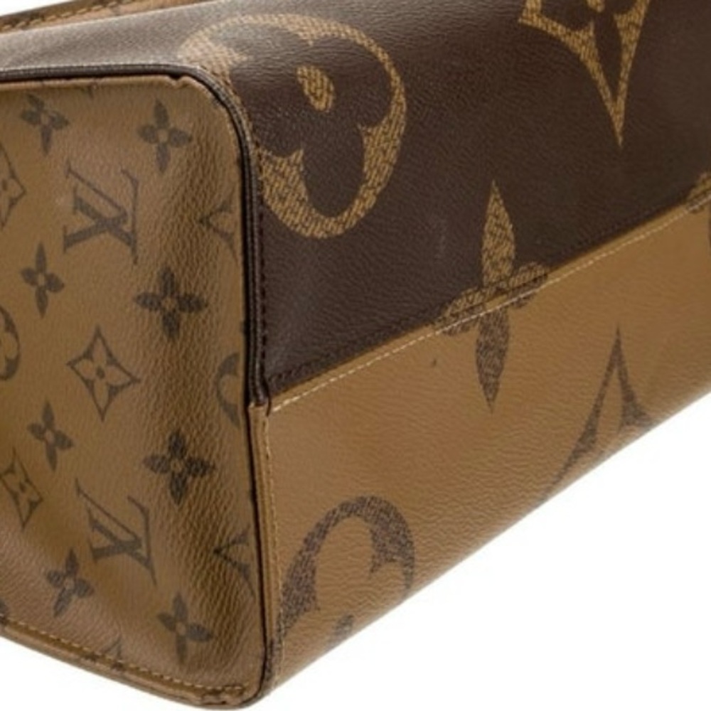 Louis Vuitton Bag - Picture 6 of 7